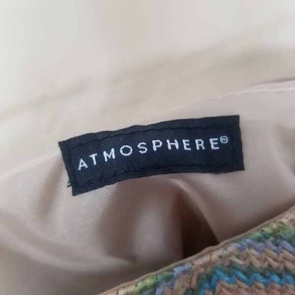 Chevron Print Wristlet/Clutch bag. - Picture 10 of 13